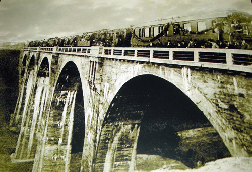 most w stańczykach_pociąg