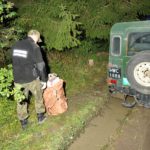 Zatrzymani za przerzut nielegalnych papierosów Zatrzymani za przerzut nielegalnych papierosów