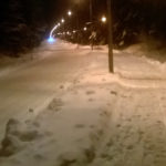 Przebywał w zamarzniętym namiocie, ubrany w spodnie i koszulkę z krótkim rękawem