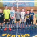 Siatkarze UKS „Trójki” Gołdap skrupulatnie trenują