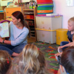 Wyszliśmy z biblioteki i czytaliśmy najmłodszym