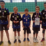 Srebrne medale na szyjach gołdapskich siatkarzy