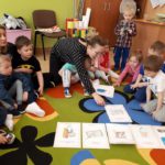 Tego dnia każde dziecko przyniosło do przedszkola swoją ulubioną książkę