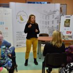 Podczas spotkania autorka opowiadała o sobie, o swojej twórczości Podczas spotkania autorka opowiadała o sobie, o swojej twórczości