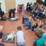 Biorące w zajęciach dzieci poczuły się jak mali ratownicy Biorące w zajęciach dzieci poczuły się jak mali ratownicy