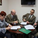 Podpisali aneksy do porozumień w sprawie nadzoru nad lasami nie stanowiącymi własności Skarbu Państw Podpisali aneksy do porozumień w sprawie nadzoru nad lasami nie stanowiącymi własności Skarbu Państw