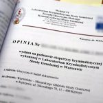 Podrabiała podpisy na dokumentach legalizujących pobyt i pracę Chińczykom