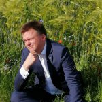 Spacerujemy dla Hołowni