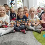 Autorka powieści „Lilia” czytała dzieciom „U Kubusia Puchatka”