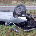 Stracił panowanie nad autem i dachował