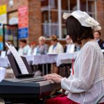 W saloniku pani Dulskiej…