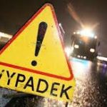 Czołowe zderzenie samochodów