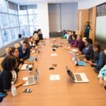 W jaki sposób kadra zarządzająca szuka pracy?