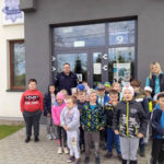 Dzieci z wizytą na posterunku policji