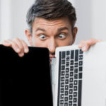 Zalanie laptopa wodą, winem i sokiem… Jak się z tym uporać?