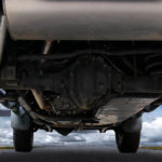 Policja radzi, jak uniknąć kradzieży paliwa oraz katalizatorów