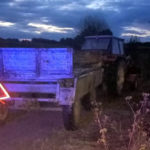 14-latek za kierownicą ciągnika rolniczego