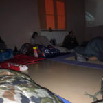 Uczniowie z SP w Boćwince nocują bibliotece