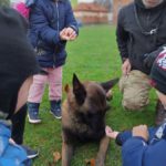 Dzieci poznały zasady opieki nad psem