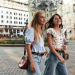 Bluzki damskie i ich rola w damskiej garderobie