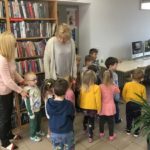 Wizyta przedszkolaków w Gminnej Bibliotece Publicznej w Baniach Mazurskich