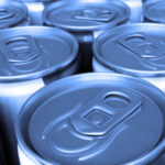 Prawo.pl: od 2024 roku możliwy zakaz sprzedaży „energetyków” dzieciom i młodzieży 