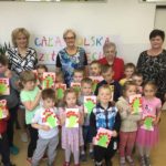 Cała Polska czyta dzieciom – senior w Gminnej Bibliotece Publicznej w Baniach Mazurskich