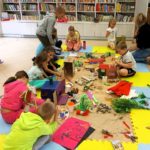 Zajęcia te nie tylko rozwijały umiejętności plastyczne