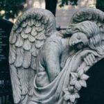 Jak wybrać nagrobek dla mamy?