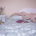 Łóżko tapicerowane dla nastolatka – czy to dobry wybór?