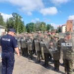 Gołdapscy policjanci szkolą żołnierzy w ramach przygotowania do służb na granicy