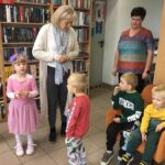 Przedszkolaki odwiedziły Gminną Bibliotekę Publiczną w Baniach Mazurskich