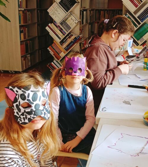 Mruczące opowieści i kreatywna zabawa