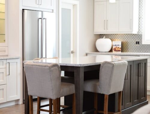 Tanie krzesła do kuchni – jak dzięki nim odmienić wnętrze tego pomieszczenia?