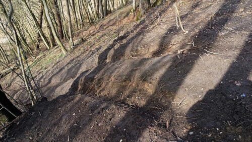 Inni napisali. Renomowana gazeta pisze o zdewastowaniu quadami podgołdapskiego grodziska Jaćwingów