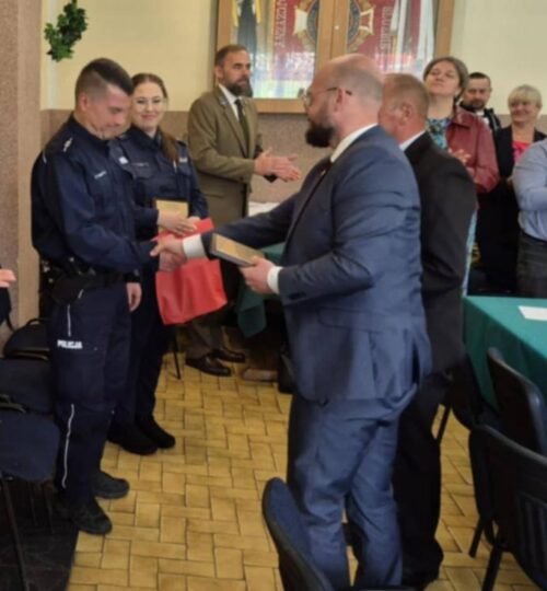 Dzielnicowi odebrali podziękowania podczas XIII Sesji Rady Gminy Dubeninki