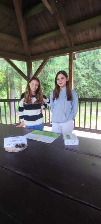 Z Julką i Hanią – zdrowo i bezpiecznie w lesie!