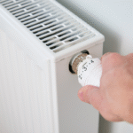 Jak obniżyć rachunki za ogrzewanie? Przegląd rozwiązań, które naprawdę działają
