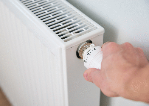 Jak obniżyć rachunki za ogrzewanie? Przegląd rozwiązań, które naprawdę działają