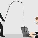 Oszukany na akcje koncernu naftowego 61-latek stracił ponad 100 tysięcy złotych. Policjanci ostrzegają: uważaj na oszustów!