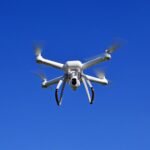 Nietypowa interwencja policji w powiecie gołdapskim. Mundurowi interweniowali wobec… operatora drona