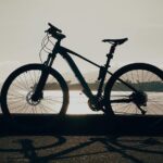 Jak dbać o opony rowerowe, by unikać przebicia i przedwczesnego zużycia?