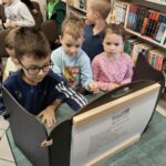 Książka inaczej – teatrzyk kamishibai bibliotece