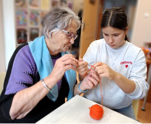Nić, która łączy – słowa, wspomnienia i włóczkowe historie