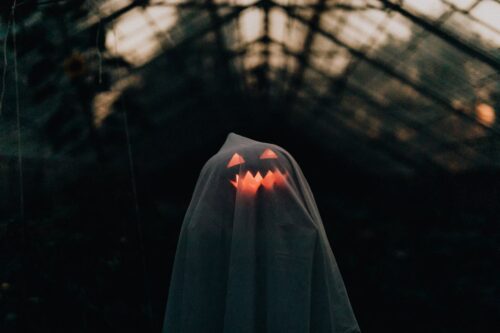 Halloween w Polsce – jak świętujemy i skąd pochodzi tradycja?