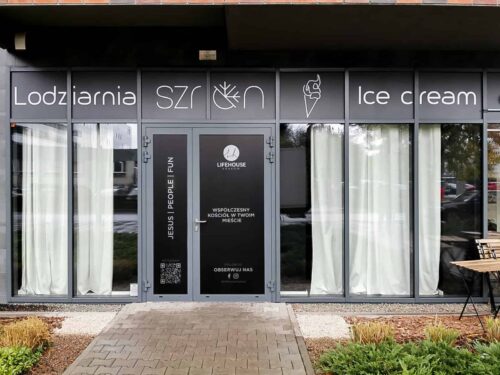 witryna lodziarni