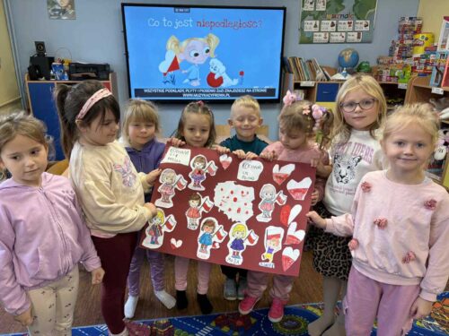 Z miłości do Ojczyzny – uczniowie ze Szkoły Podstawowej w Boćwince przygotowują się do Święta Niepodległości