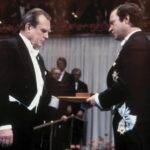 Miłosz – dyplomata, woźny czy poeta?