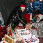 Park pełen mikołajkowych inspiracji z biblioteką