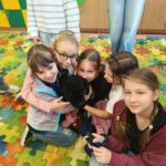 EkoDrużyna Gołdap 3a SP2 proponuje. Czytelniczy listopad z książką „O psie, który jeździł koleją”